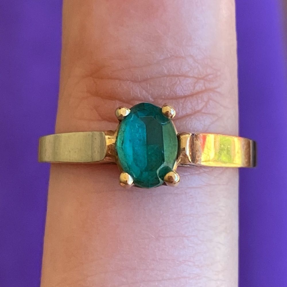 💛 10k Gold Vintage Emerald Green Stone Solitaire Ring